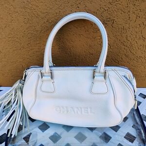 Vintage 90's White Leather CHANEL Women's Handbag Purse Made In Italy